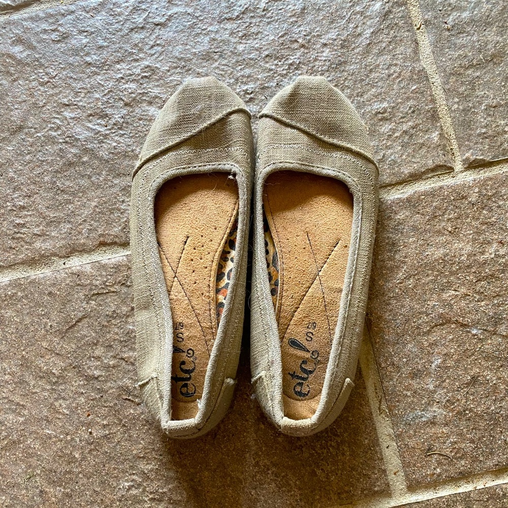 Tan flats